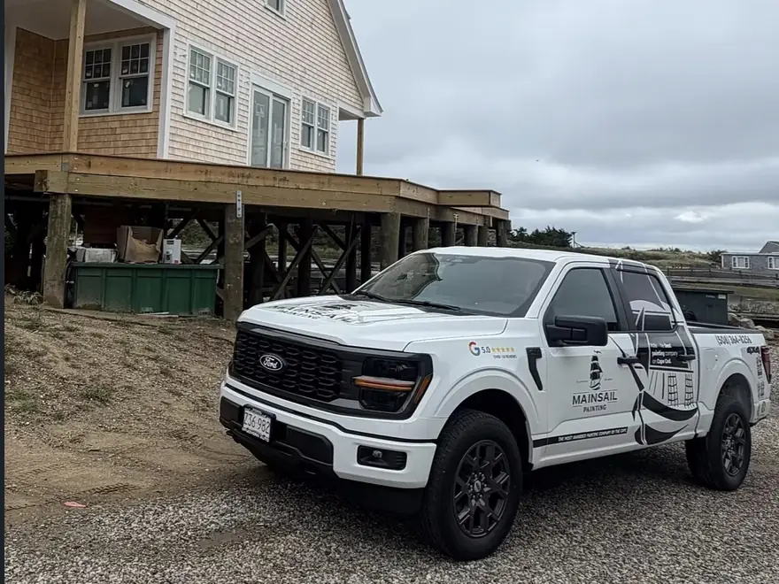 Depois: a F-150 adesivada da Mainsail